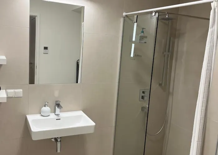 Cosy Candy Flat- With Optional Parking Available At An Extra Cost Apartman